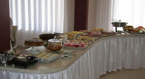 Free daily buffet breakfast  - Thile Park Hotel (Jatai)