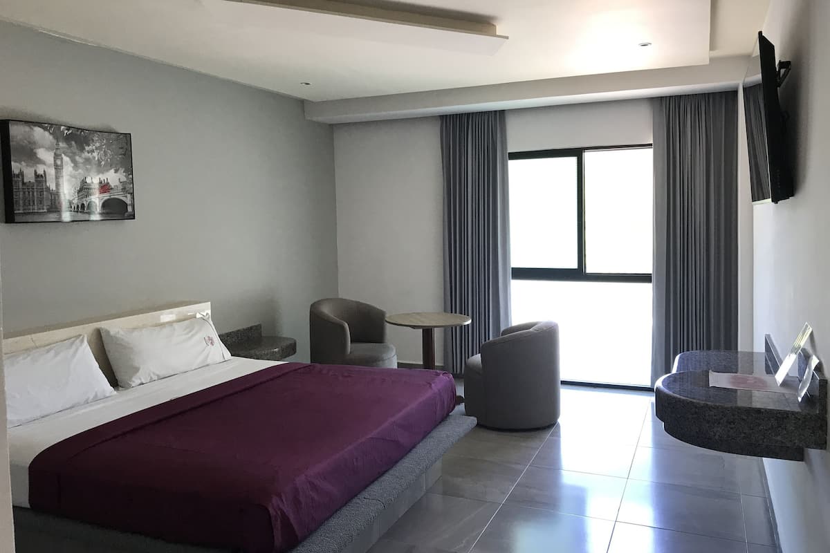 City kamer, 1 kingsize bed | Een bureau, een laptopwerkplek, geluiddichte muren, gratis wifi