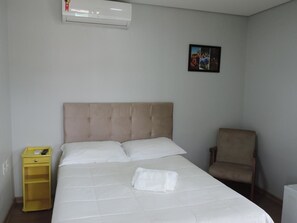 Minibar, wifi gratis y ropa de cama 