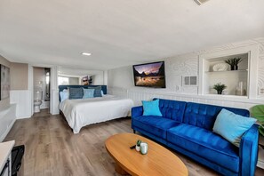 2 bedrooms, iron/ironing board, travel cot, WiFi