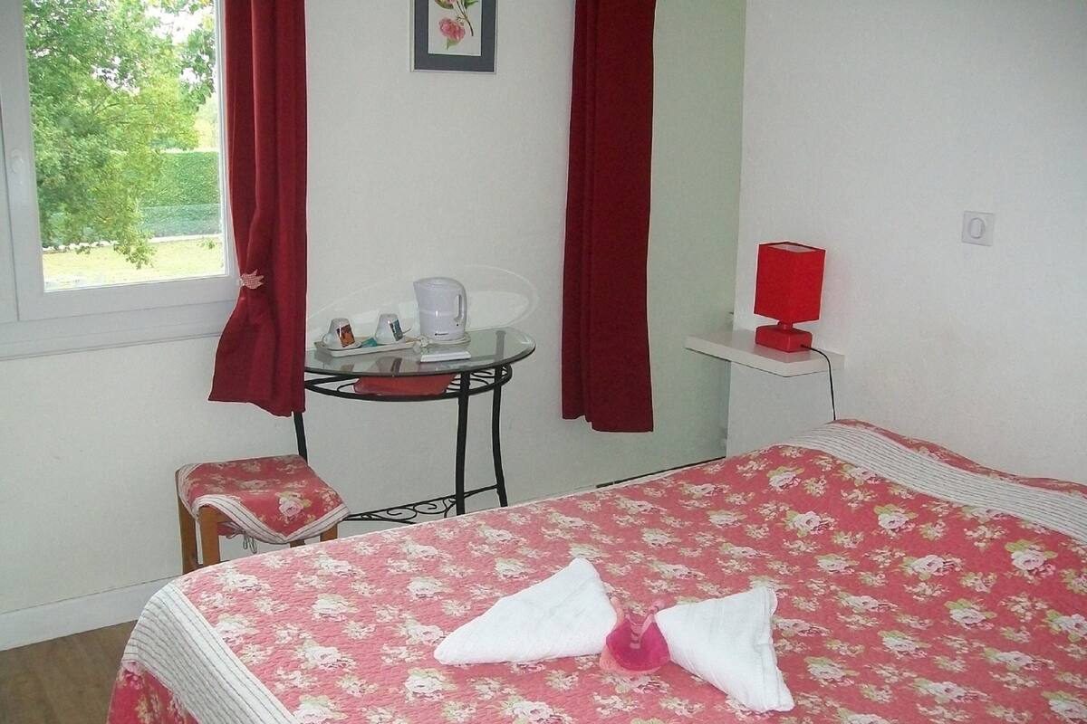 Individually decorated, individually furnished, desk, laptop workspace