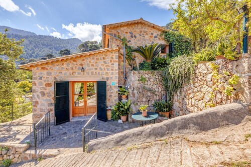 Charming house with gorgeous views in Sóller
