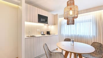 华丽开间 (204) | 私人厨房 | 大冰箱、微波炉、炉灶、意式浓缩咖啡机