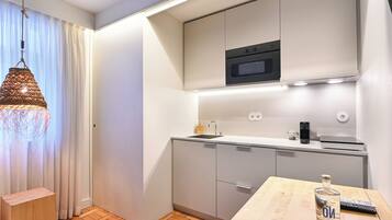 Full-size fridge, microwave, stovetop, espresso maker