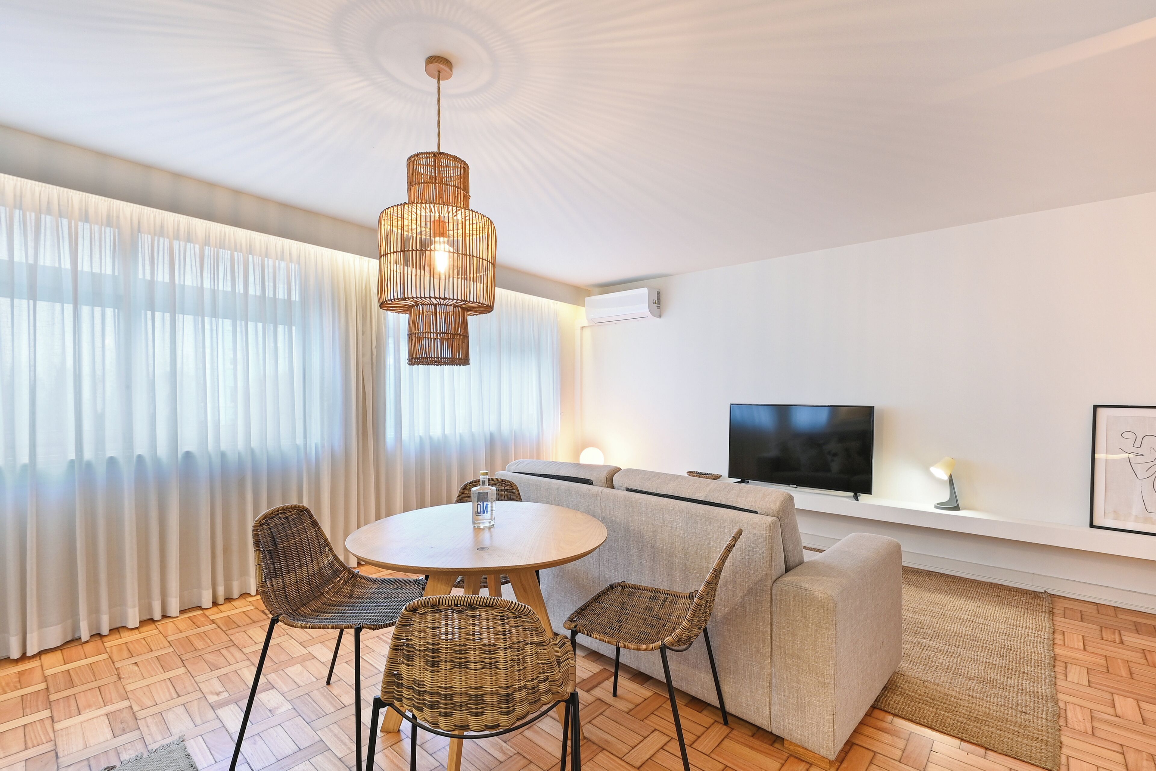 豪華開放式客房 (204) | 客廳 | 平面電視