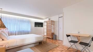 1 bedroom, individually decorated, individually furnished