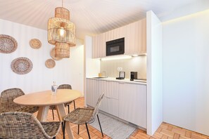 Private kitchen - Sleep in Office (Porto)