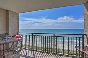 Property grounds - Community Pool Access: Condo in Myrtle Beach (Myrtle Beach)