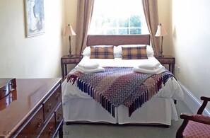 7 Schlafzimmer, Bügeleisen/Bügelbrett, Reisekinderbett, kostenloses WLAN