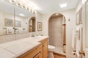 Studio (Beach & Tennis 2005) | Bathroom | Hair dryer - Beach & Tennis 2005 (Bonita Springs)