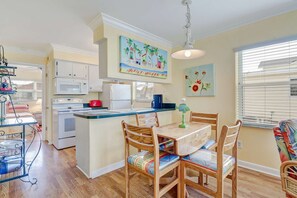 Condo (Bahama Beach Club #11) | Private kitchen - Bahama Beach Club #11 (Fort Myers Beach)