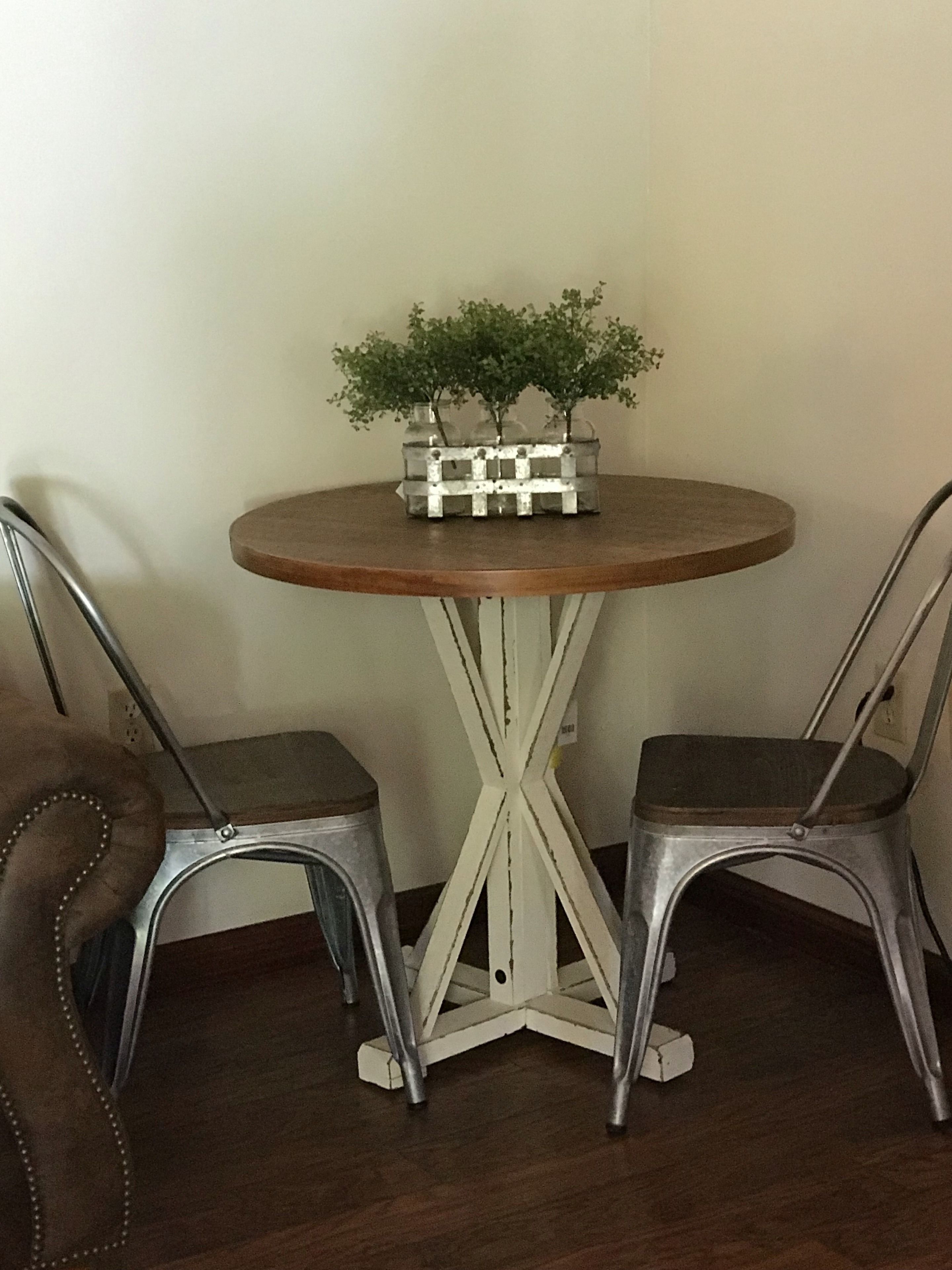 cabin | in-room dining