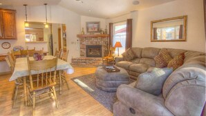 TV - Breezy Pines Cabin (South Lake Tahoe)