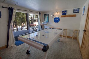 Spielezimmer
