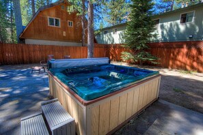 Spa - Twin Peaks (South Lake Tahoe)