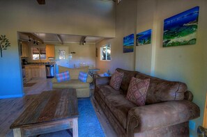 TV - Hillside Hideaway (South Lake Tahoe)