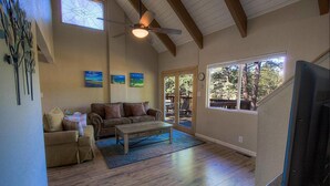 TV - Hillside Hideaway (South Lake Tahoe)
