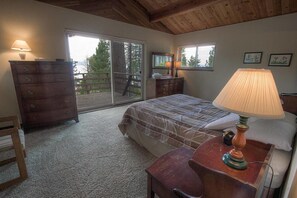 3 bedrooms, free WiFi - Cave Rock Chalet (Glenbrook)
