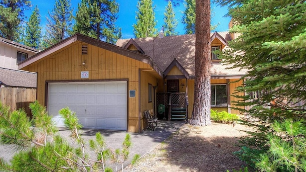 Exterior - Bambi's Bunkhouse (South Lake Tahoe)