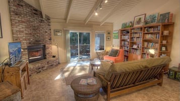 TV, fireplace, MP3 dock
