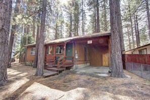 Exterior - Tahoe Island Hideaway (South Lake Tahoe)