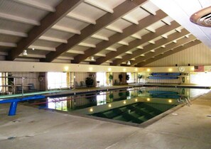 Outdoor pool - Keys Corner Condo (South Lake Tahoe)