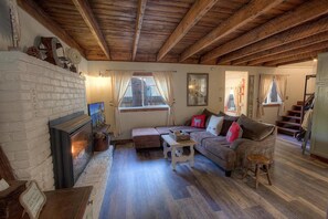Living room - Heavenly Pines (South Lake Tahoe)