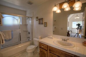 Designer toiletries - Sierra Mountain Lodge (South Lake Tahoe)