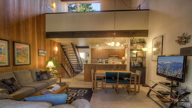 Living room - Forest View Townhouse (Kings Beach)