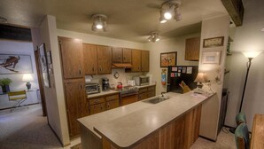 Private kitchen - Forest View Townhouse (Kings Beach)