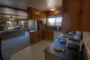 Fridge, microwave, stovetop, dishwasher - Heavenly Lake View Retreat (South Lake Tahoe)