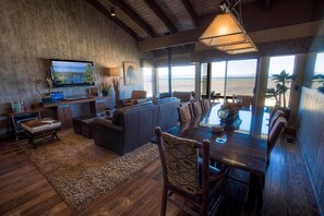 TV, fireplace - Swimsuit Required (South Lake Tahoe)