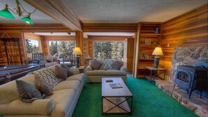 Unclassified image, 3 of 31, button - Heavenly Hilltop Hideaway (South Lake Tahoe)