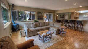TV - Meadowview Hideaway (South Lake Tahoe)
