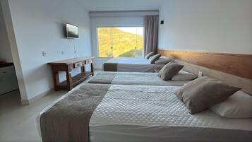 Quarto casal luxo, 1 quarto, para não fumantes, vista para o vale | Roupa de cama