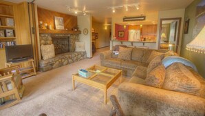 Unclassified image, 4 of 15, button - Burgandy Place (Incline Village)