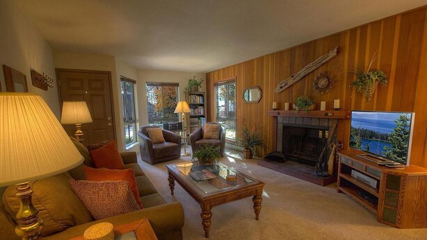Unclassified image, 1 of 16, button - Pinenut Place (Incline Village)