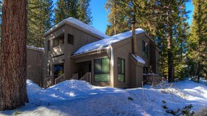 Unclassified image, 4 of 16, button - Pinenut Place (Incline Village)