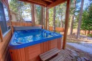Hot tub - Getting Away Together (South Lake Tahoe)