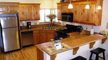 Refrigerador, microondas, parrilla de estufa y lavavajillas