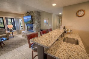 雪櫃、微波爐、爐具、洗碗機