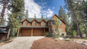 Exterior - Truckee River Lodge (South Lake Tahoe)