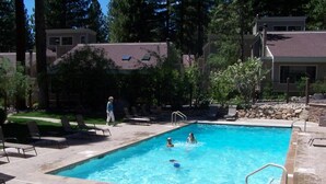 Piscine extérieure