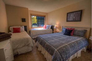 3 室のベッドルーム、WiFi (無料)