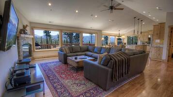 TV, fireplace