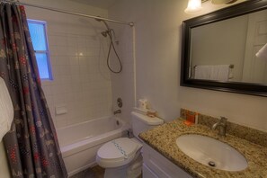 Designer toiletries - Twin Pines Tahoe Retreat (South Lake Tahoe)