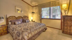 Unclassified image, 4 of 12, button - Brookstone Pines (Incline Village)