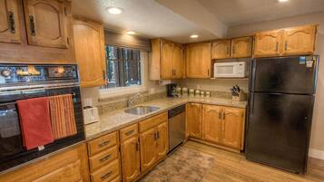 電冰箱、微波爐、爐台、洗碗機