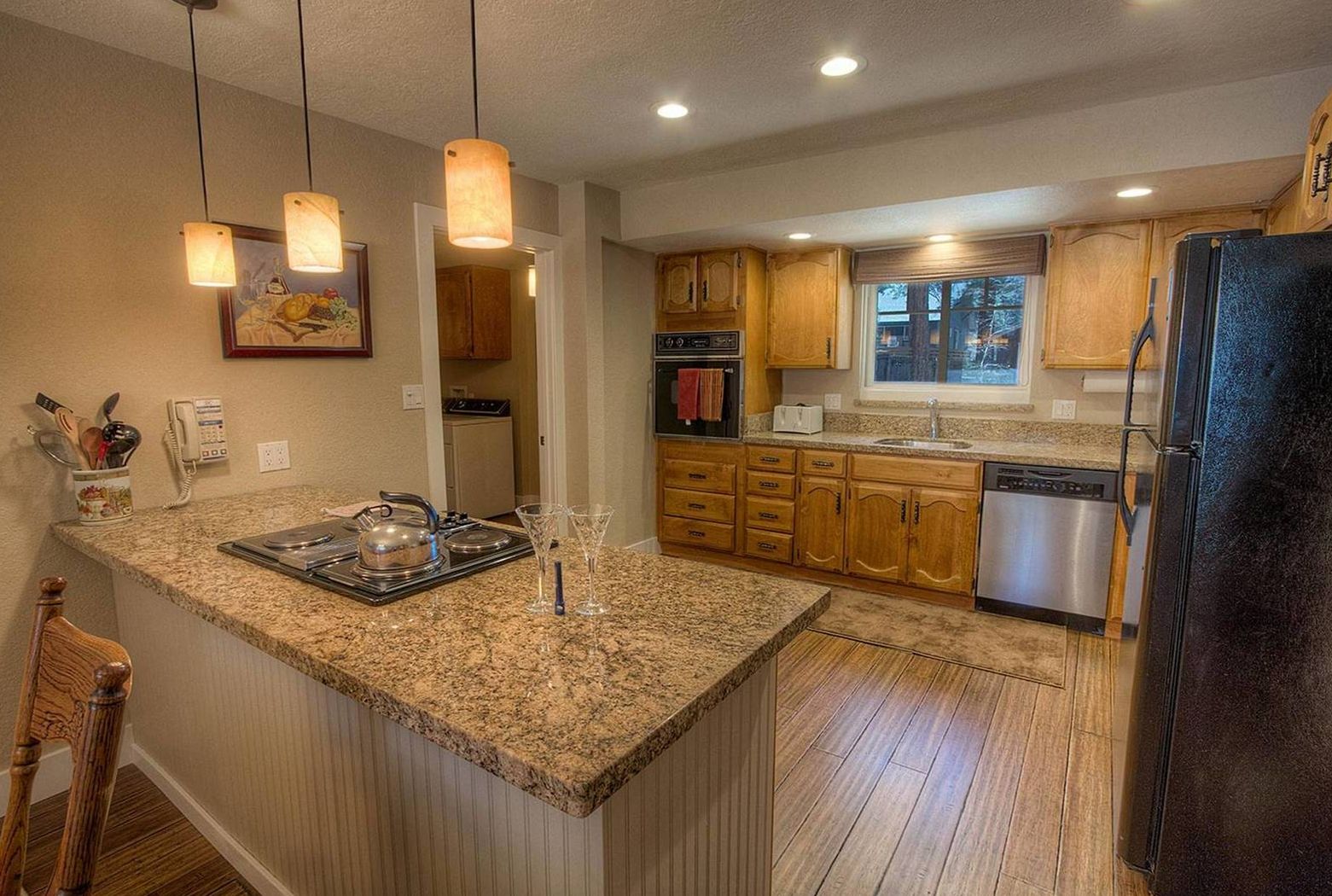 Fridge, microwave, stovetop, dishwasher