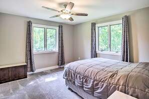 6 bedrooms, travel cot, Internet, bed sheets - Cabin w/ Dock & Porch Across from Balsam Lake (Balsam Lake)
